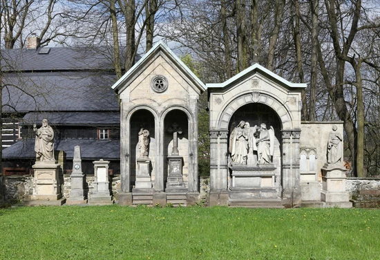 SZ část hřbitova, po restaurování