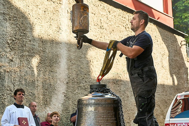 Vyzdvihování zvonu