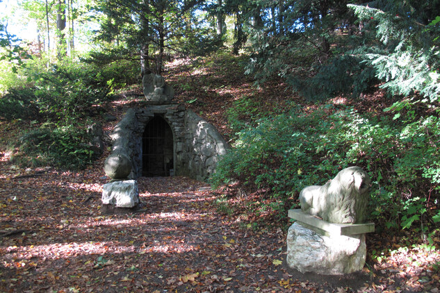 Grotta (umělá jeskyně), foto: Aleš Papáček