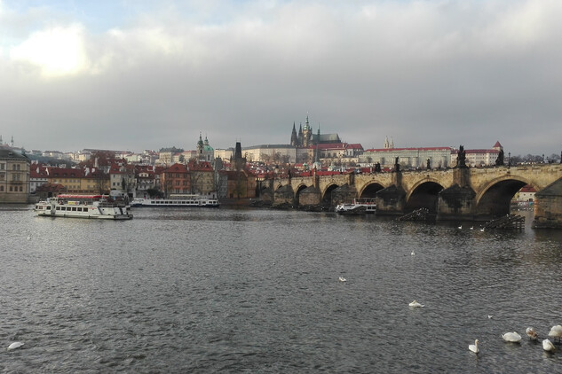 Panorama Hradčan, Karlova mostu a Vltavy